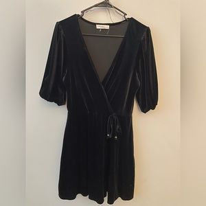 bebop large black velvet dress w/ half puff sleeves